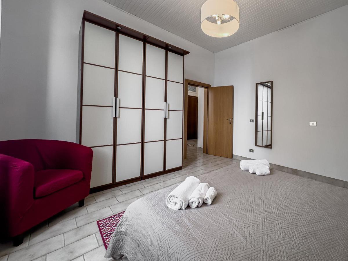 Realkasa Carracci Apartment Bologna Exteriör bild