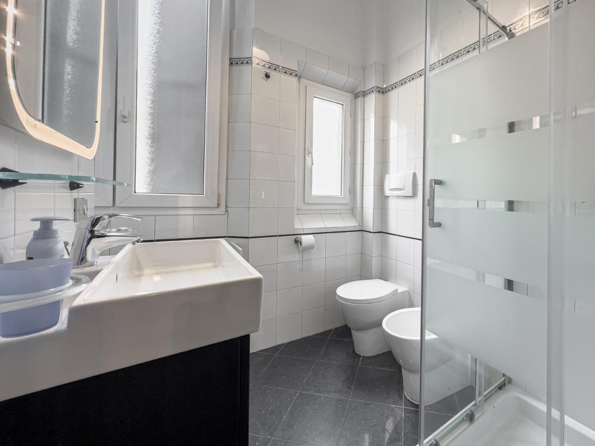 Realkasa Carracci Apartment Bologna Exteriör bild